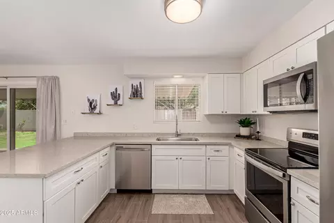 Kitchen - 245 E Tulane Dr, Tempe, AZ 85283 photo 2 of 3