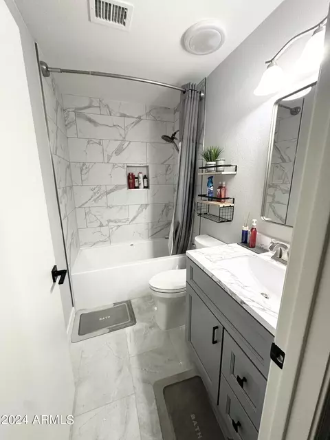 Bath - 2337 E Pinto Dr, Gilbert, AZ 85296 photo 1 of 2