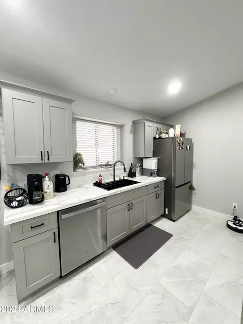 Kitchen - 2337 E Pinto Dr, Gilbert, AZ 85296 photo 2 of 3