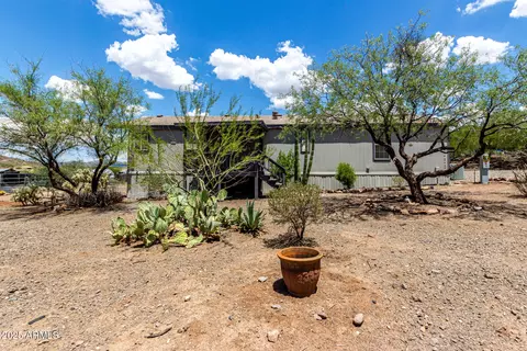 42812 N 14th St, New River, AZ 85087