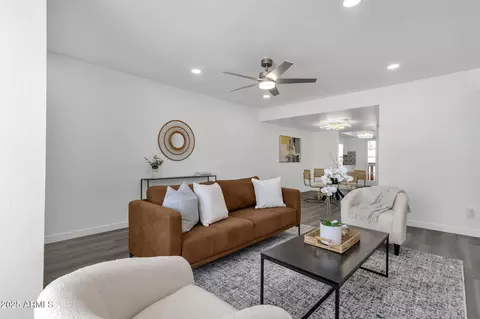 1927 E Hampton Ave #208, Mesa, AZ 85204