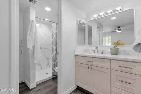 Bath - 1927 E Hampton Ave #208, Mesa, AZ 85204 photo 3 of 4
