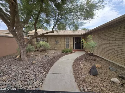 Exterior - 1536 W Glenn Dr, Phoenix, AZ 85021 photo 2 of 7