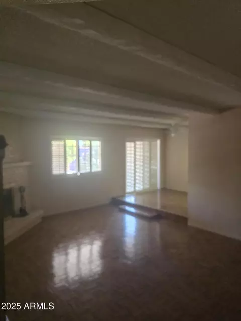 Living - 1536 W Glenn Dr, Phoenix, AZ 85021 photo 1 of 4