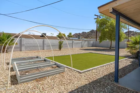 Exterior - 1212 Echo Ln, Phoenix, AZ 85020 photo 3 of 3