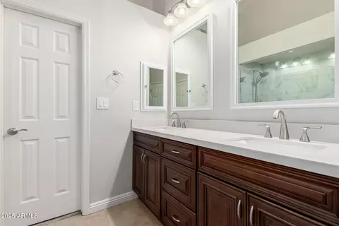 Bath - 3831 E Cathedral Rock Dr, Phoenix, AZ 85044 photo 1 of 3