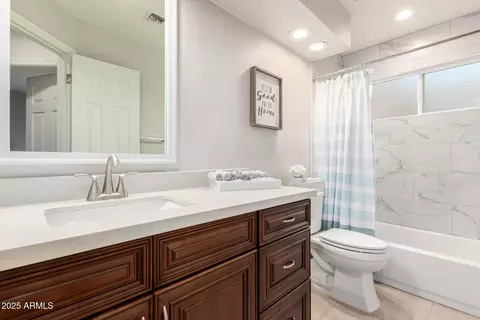 Bath - 3831 E Cathedral Rock Dr, Phoenix, AZ 85044 photo 3 of 3