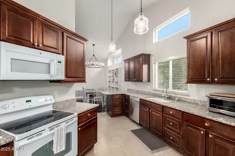 Kitchen - 3831 E Cathedral Rock Dr, Phoenix, AZ 85044 photo 4 of 4