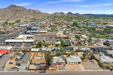 726 E Mission Ln, Phoenix, AZ 85020 photo 2
