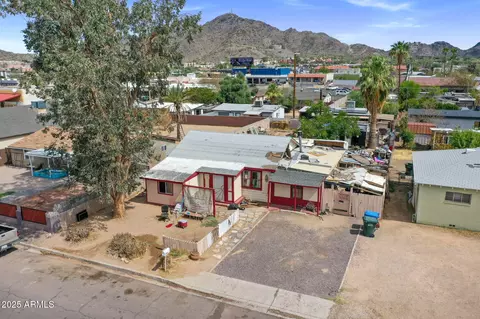 726 E Mission Ln, Phoenix, AZ 85020 photo 3