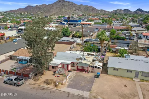 726 E Mission Ln, Phoenix, AZ 85020 photo 4