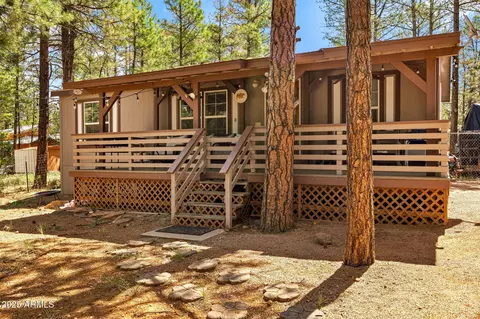 2887 Tracy Rd, Overgaard, AZ 85933
