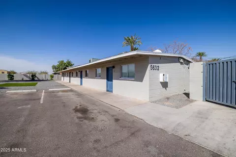 5632 S Montezuma St, Phoenix, AZ 85041