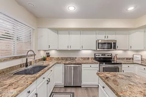Kitchen - 2302 E Mountain Sky Ave, Phoenix, AZ 85048 photo 2 of 4