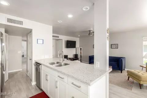 Kitchen - 5621 S Captain Kidd Ct #E, Tempe, AZ 85283 photo 3 of 5