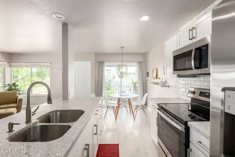 Kitchen - 5621 S Captain Kidd Ct #E, Tempe, AZ 85283 photo 5 of 5