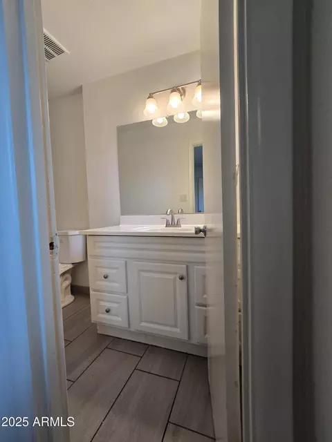 Bath - 2230 E Beverly Ln, Phoenix, AZ 85022 photo 1 of 4