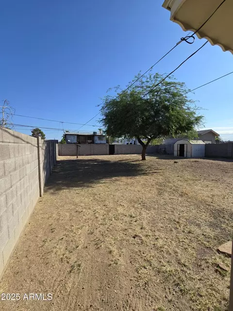Exterior - 2230 E Beverly Ln, Phoenix, AZ 85022 photo 2 of 3