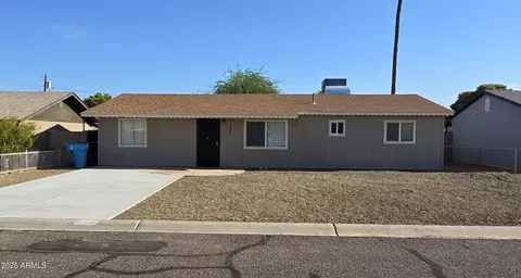 2230 E Beverly Ln, Phoenix, AZ 85022