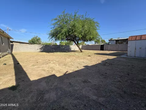Exterior - 2230 E Beverly Ln, Phoenix, AZ 85022 photo 3 of 3