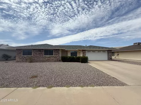 9445 W Rolling Hills Dr, Sun City, AZ 85351