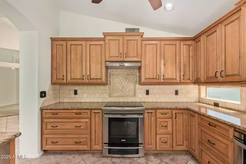 Kitchen - 1102 E Jasper Dr, Gilbert, AZ 85296 photo 5 of 5