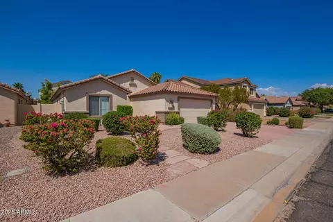 Exterior - 1102 E Jasper Dr, Gilbert, AZ 85296 photo 4 of 10
