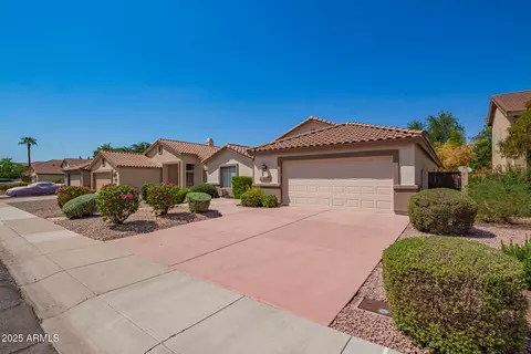 Exterior - 1102 E Jasper Dr, Gilbert, AZ 85296 photo 6 of 10