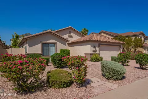 Exterior - 1102 E Jasper Dr, Gilbert, AZ 85296 photo 5 of 10