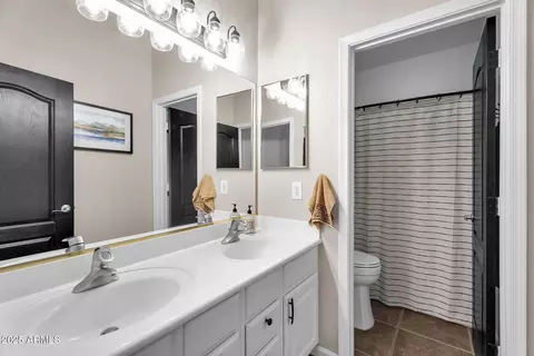 Bath - 3304 E Latham Way, Gilbert, AZ 85297 photo 3 of 5