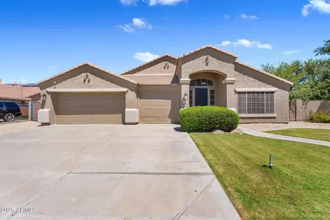 Exterior - 3304 E Latham Way, Gilbert, AZ 85297 photo 2 of 23