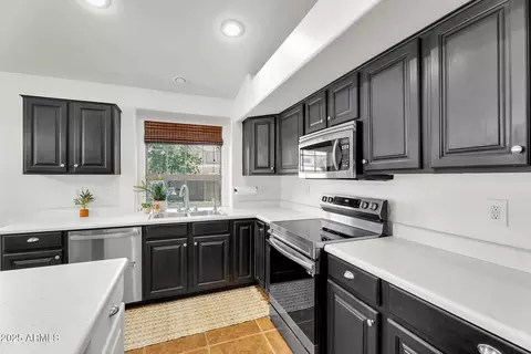 Kitchen - 3304 E Latham Way, Gilbert, AZ 85297 photo 3 of 3