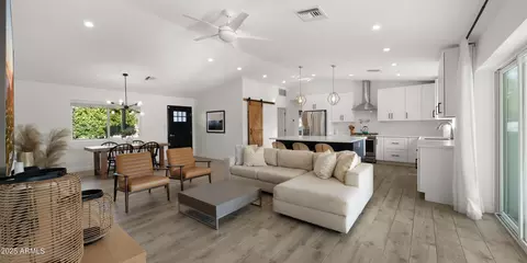 4810 N 31st Pl, Phoenix, AZ 85016 photo 9