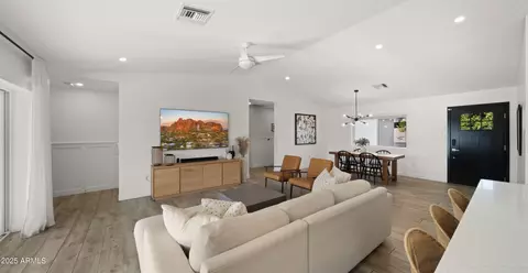 4810 N 31st Pl, Phoenix, AZ 85016 photo 8