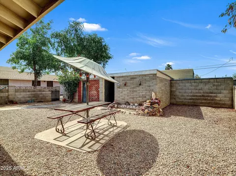 Exterior - 733 E Hatcher Rd, Phoenix, AZ 85020 photo 4 of 14