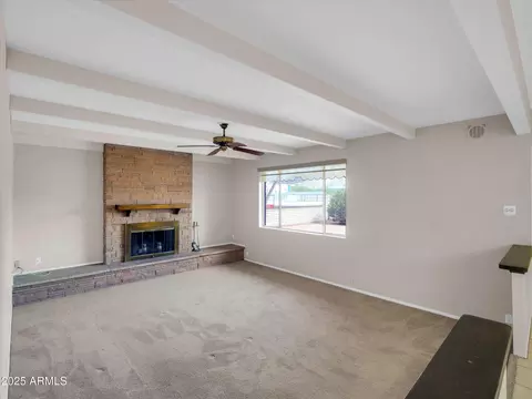 Living - 733 E Hatcher Rd, Phoenix, AZ 85020 photo 4 of 6