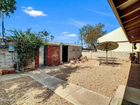 Exterior - 733 E Hatcher Rd, Phoenix, AZ 85020 photo 6 of 14
