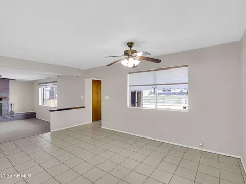 Living - 733 E Hatcher Rd, Phoenix, AZ 85020 photo 2 of 6