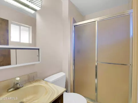 Bath - 733 E Hatcher Rd, Phoenix, AZ 85020 photo 3 of 4