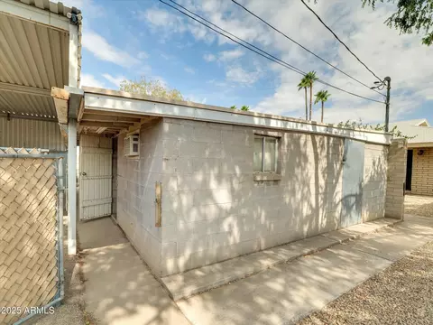 Exterior - 733 E Hatcher Rd, Phoenix, AZ 85020 photo 7 of 14