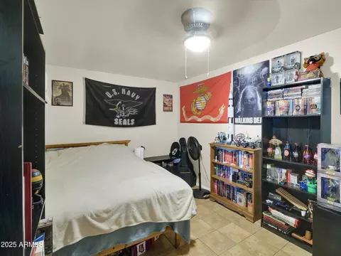 Bedroom - 733 E Hatcher Rd, Phoenix, AZ 85020 photo 3 of 3