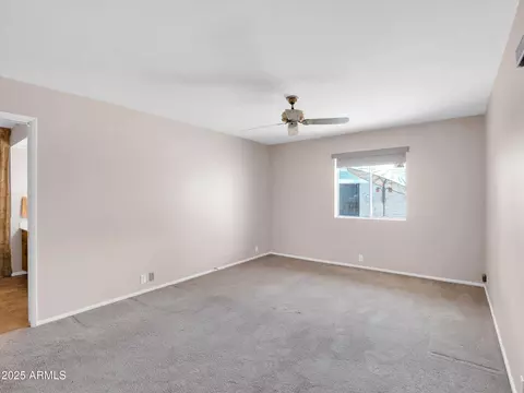 Living - 733 E Hatcher Rd, Phoenix, AZ 85020 photo 5 of 6