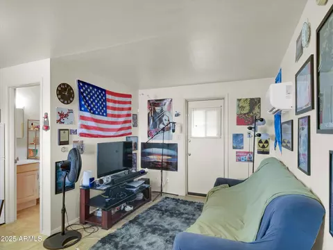 Living - 733 E Hatcher Rd, Phoenix, AZ 85020 photo 6 of 6
