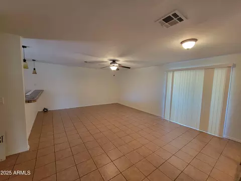 8838 N 8th St #206, Phoenix, AZ 85020