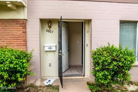 6607 N 44th Ave, Glendale, AZ 85301