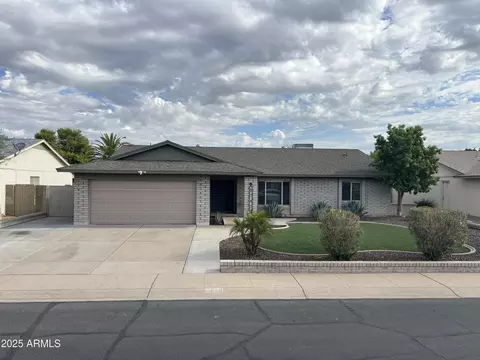 5740 W Hearn Rd, Glendale, AZ 85306
