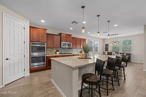 Kitchen - 10510 E Sheffield Dr, Mesa, AZ 85212 photo 2 of 5