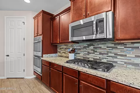 Kitchen - 10510 E Sheffield Dr, Mesa, AZ 85212 photo 3 of 5