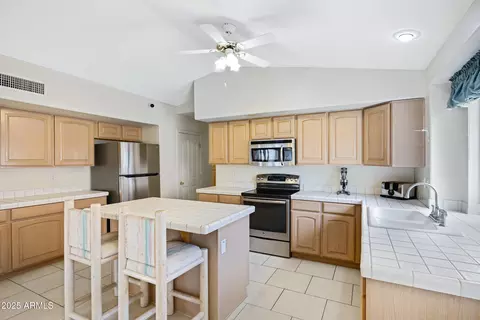 Kitchen - 2613 S Orange --, Mesa, AZ 85210 photo 2 of 5