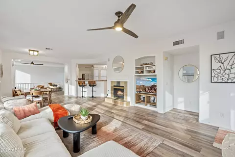 15221 N Clubgate Dr #2078, Scottsdale, AZ 85254